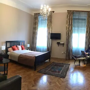 Apartment Diamonds With 2 Near Guzsdu Udvar, Budapest